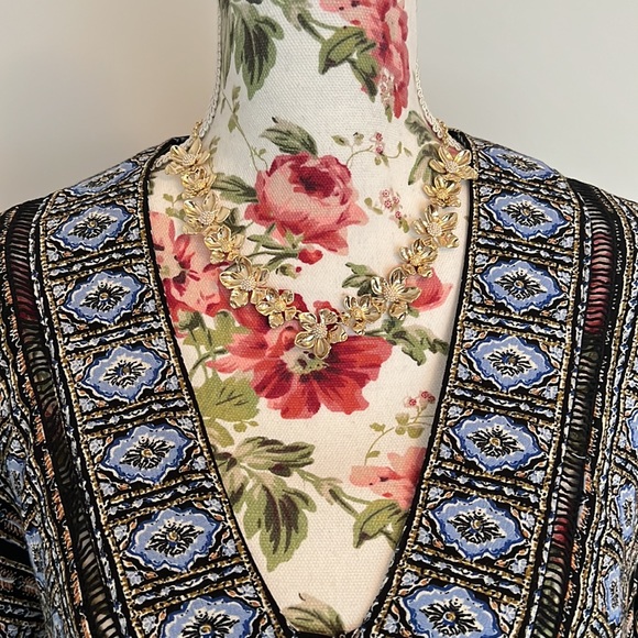 NWT J Crew Gold Floral Statement Necklace - Picture 9 of 9